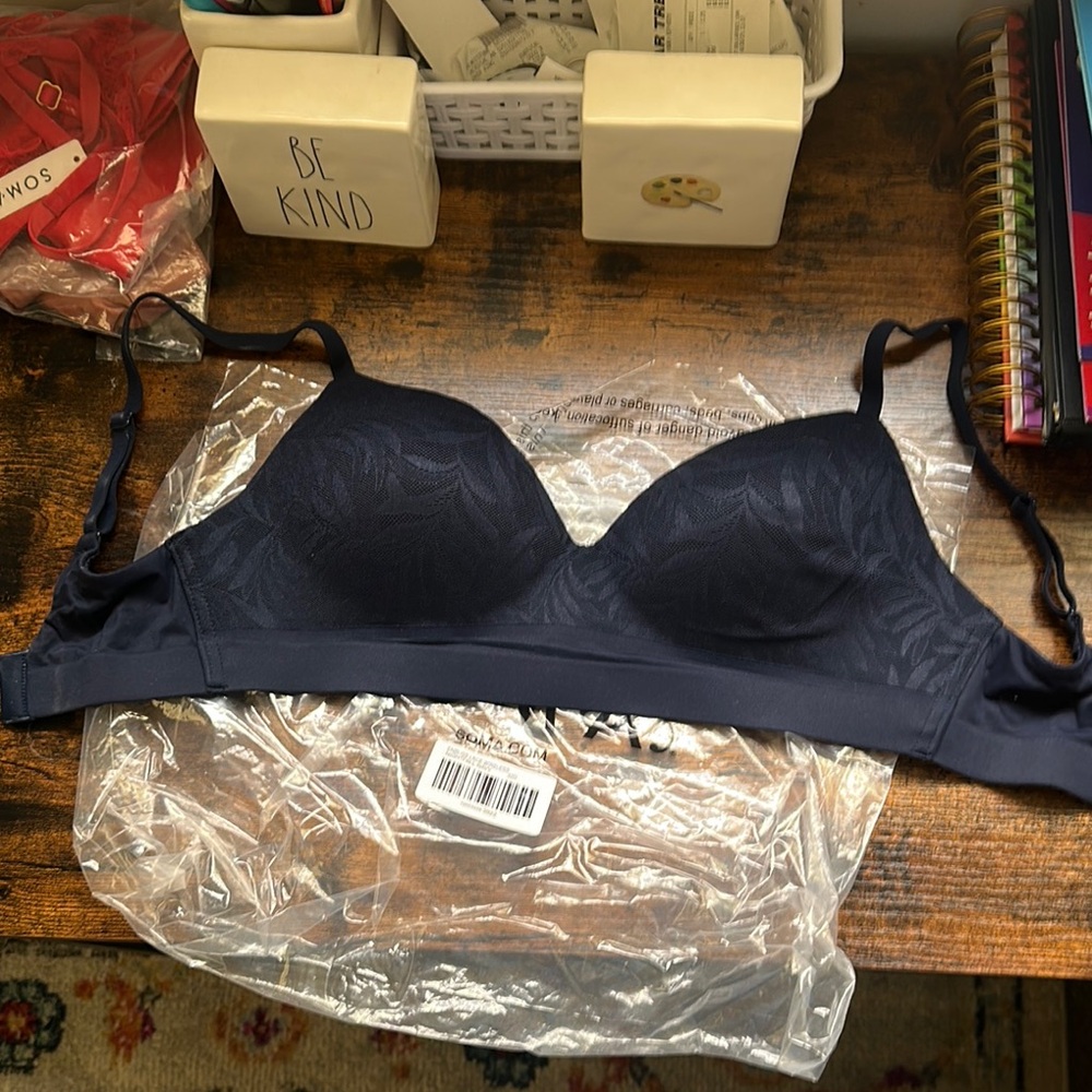 Soma embliss lace wireless bra-32d